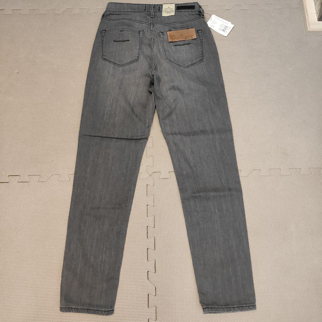 【新品未使用】ヤヌークRUTH Slim Tapered 24