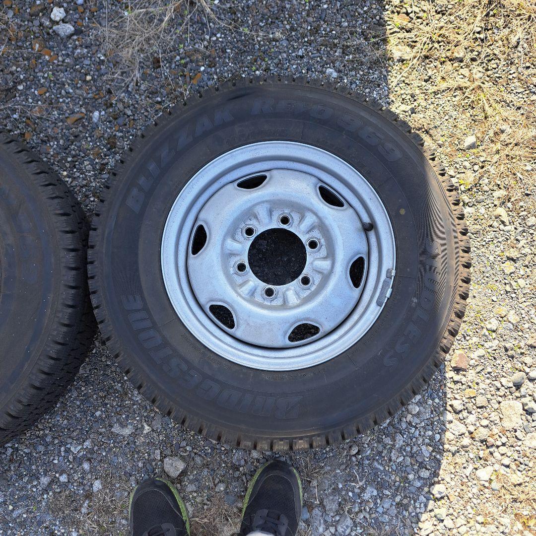 ブリジストン　スタッドレスタイヤ　195/80R15 ホイール付き