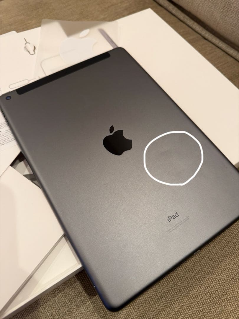 む*き様 iPad 第9世代 グレー <箱付き>