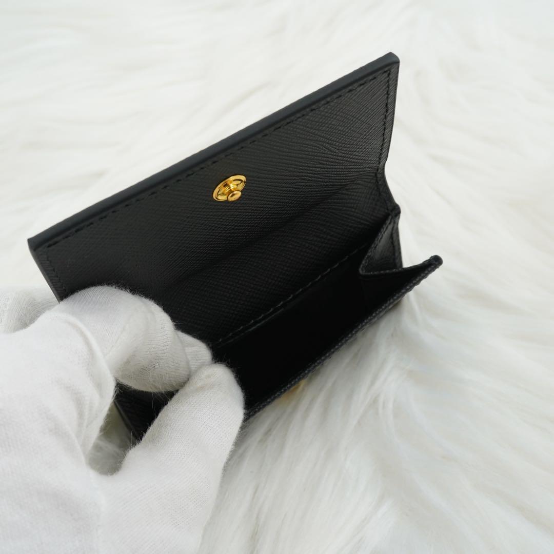 新品未使用品　箱・カード付き　PRADA プラダ　三つ折り財布　サフィアーノ　黒