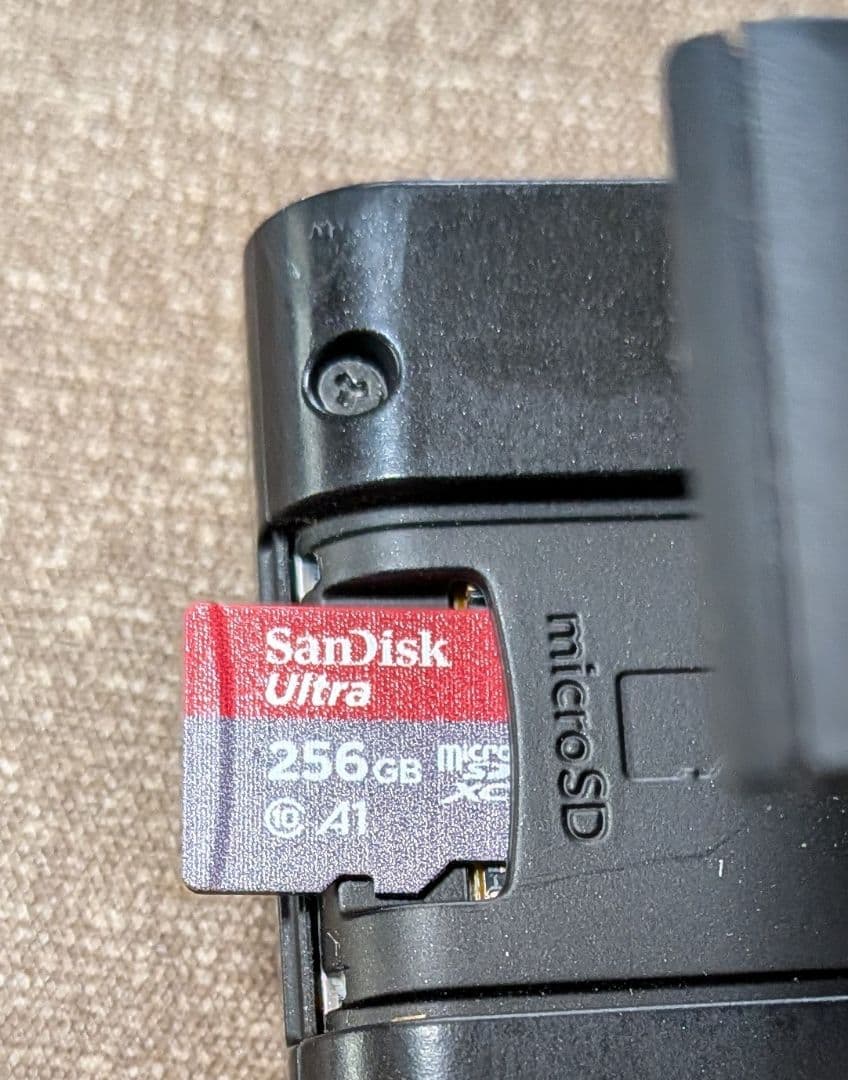Nintendo Switch 本体　青/赤と、microSD 256
