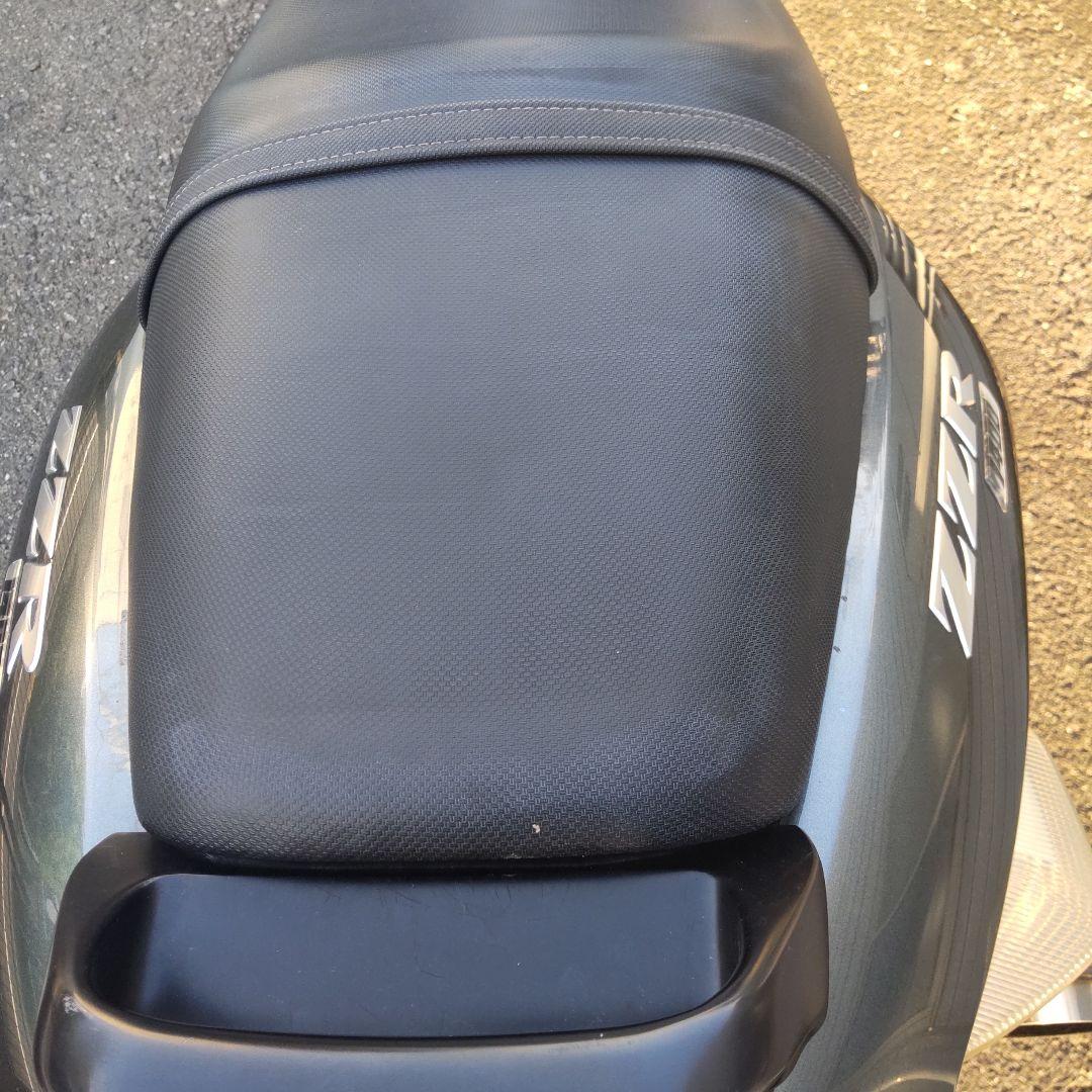 ZZR1400 ZX14 2006年からの取り外し純正ノーマルシート