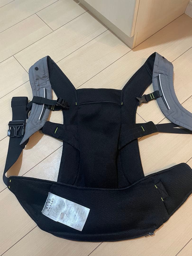 【極美品】エルゴベビー　AWAY アウェイ　コンパクト　抱っこ紐　メッシュ