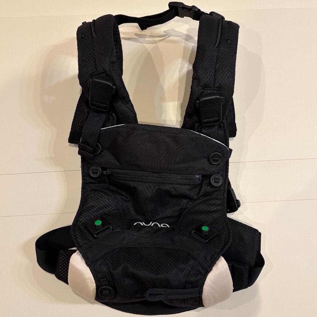 【極美品】NUNA CUDL clik キャビア 抱っこ紐 ヌナ カドルクリック
