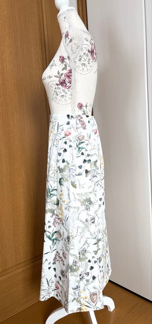【新品タグ付】ICHIE ストロベリーフィールズ 花柄　ロングスカート 2.6万