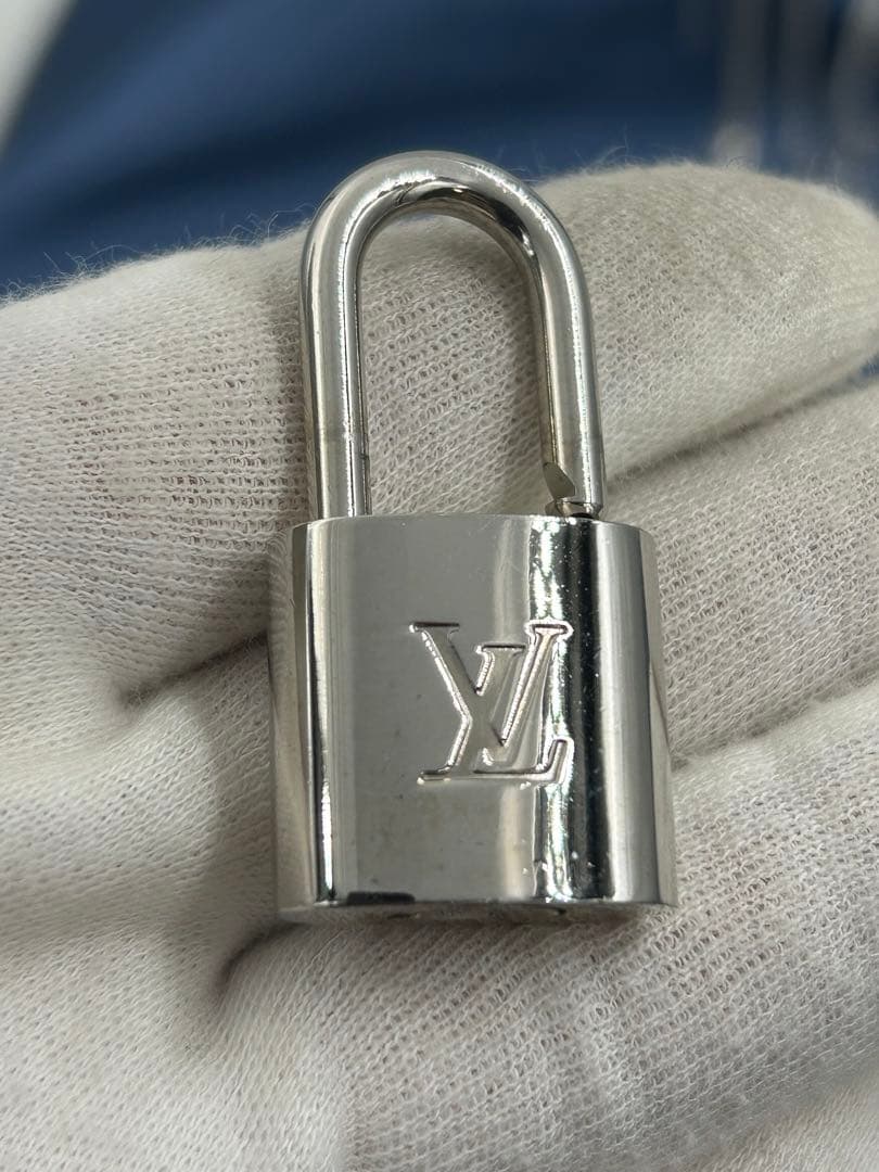 LOUIS VUITTON ルイ・ヴィトンカデナ　パドロック　シルバー　美品