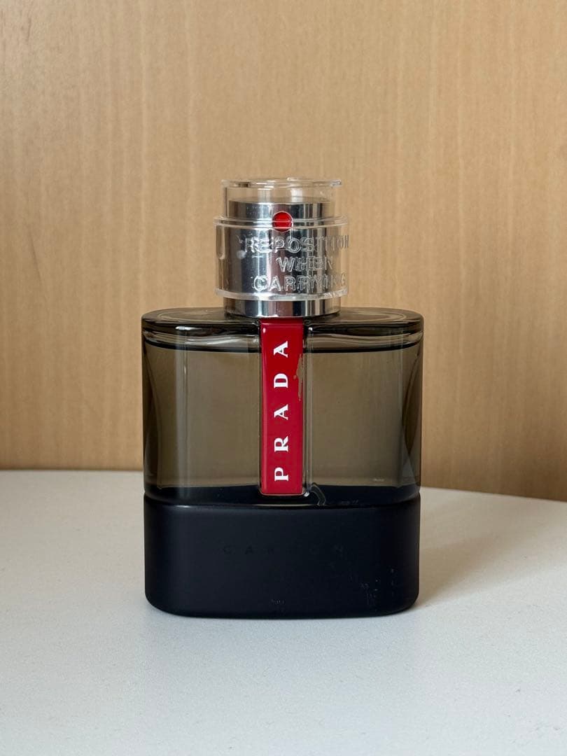 プラダ ルナロッサ カーボン オードトワレ 50ml