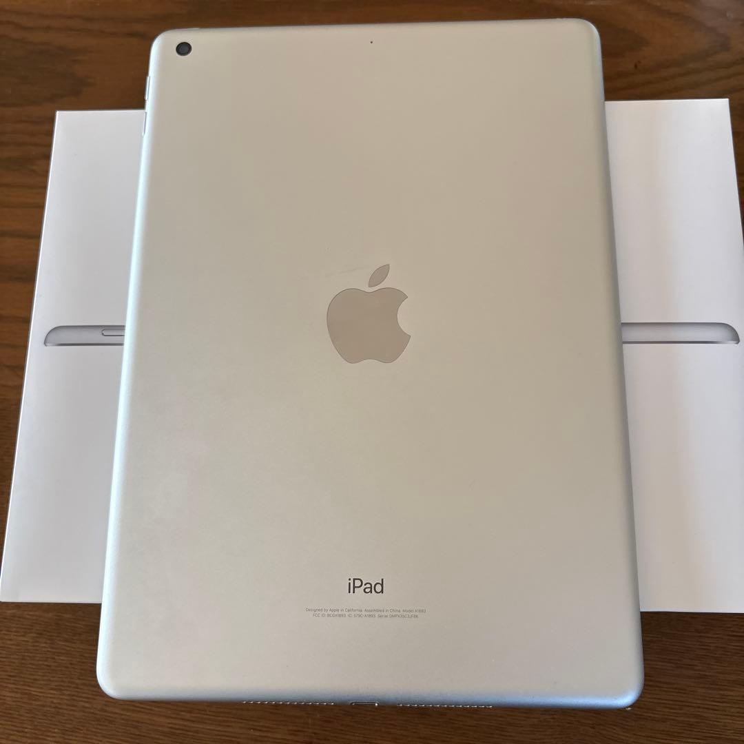 iPad 第6世代　32GB Wifi モデル　（箱付き）