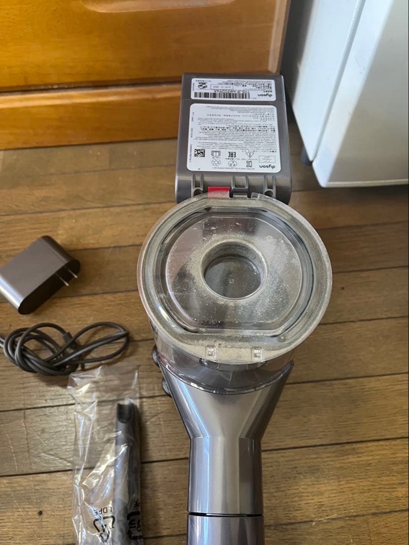 Dyson V7 fluffy コードレス掃除機 本体+付属品