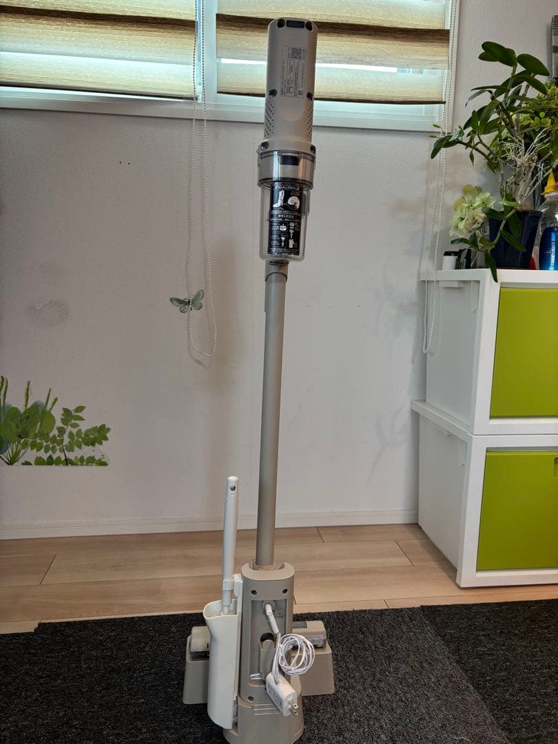 【専用】充電式サイクロンスティッククリーナー　ベージュ　替えのフィルター付き