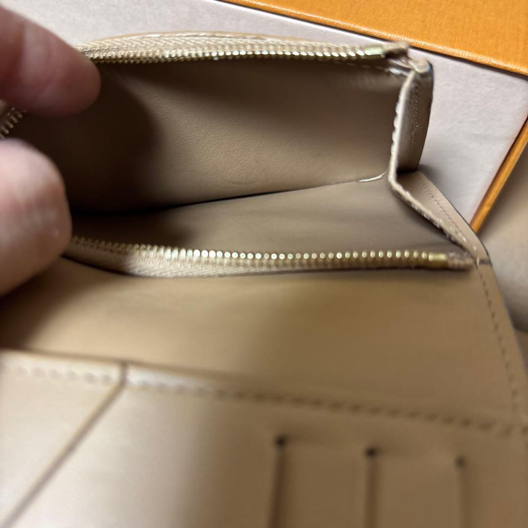 ルイヴィトン　LV ヴェルティカル ウォレット コンパクト　 VUITTON