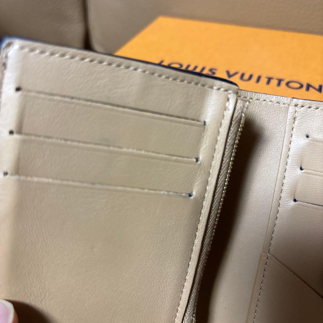 ルイヴィトン　LV ヴェルティカル ウォレット コンパクト　 VUITTON