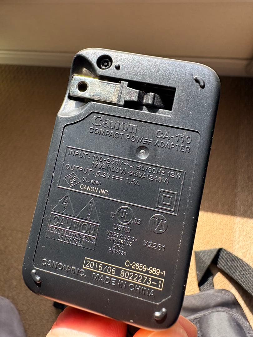 Canon iVIS HF R700 本体　おまけ一脚サービス