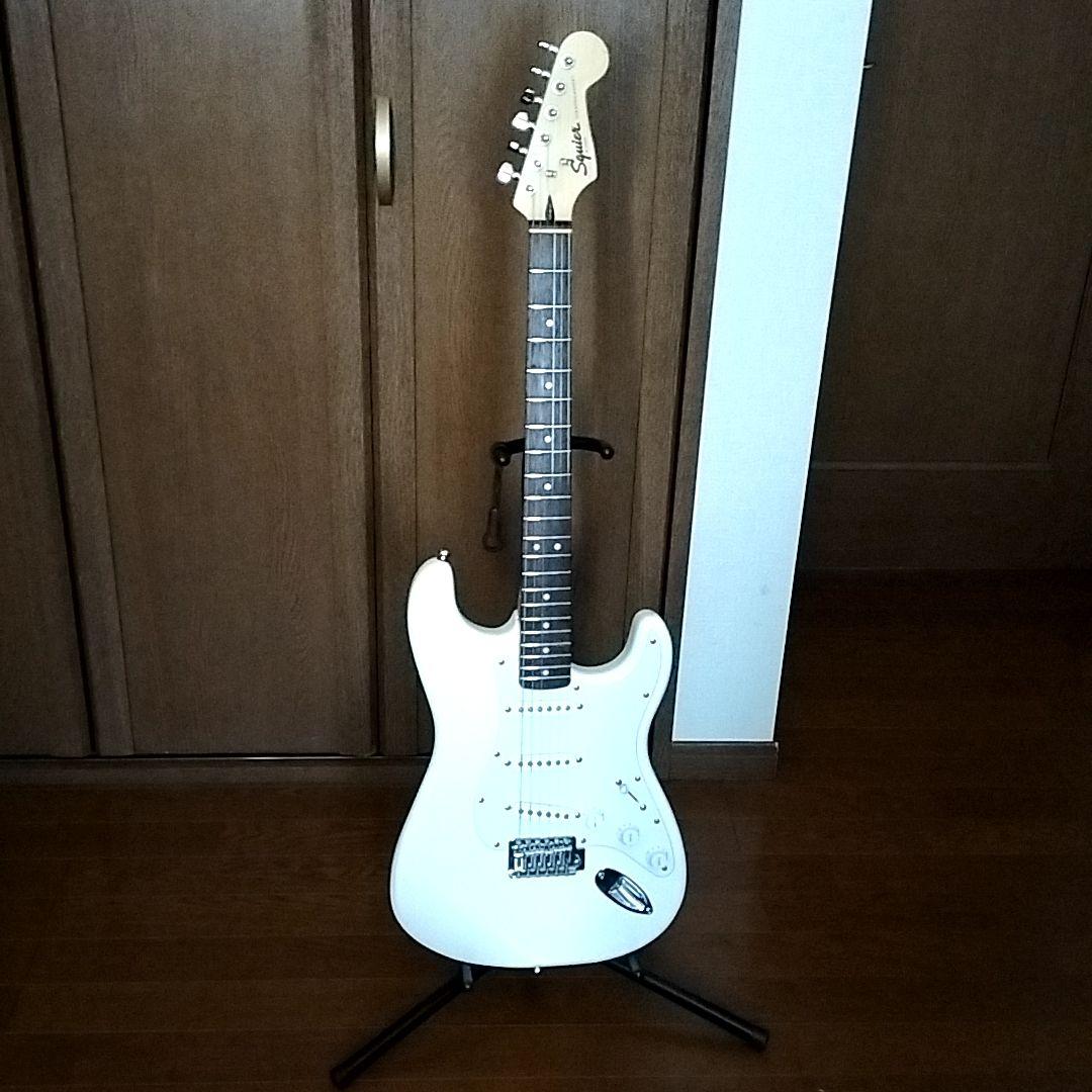Squier by Fender Stratocaster　 ホワイト