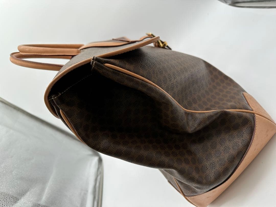 ボステリ　大幅値下げ　美品CELINE ブラウンレザートートバッグ