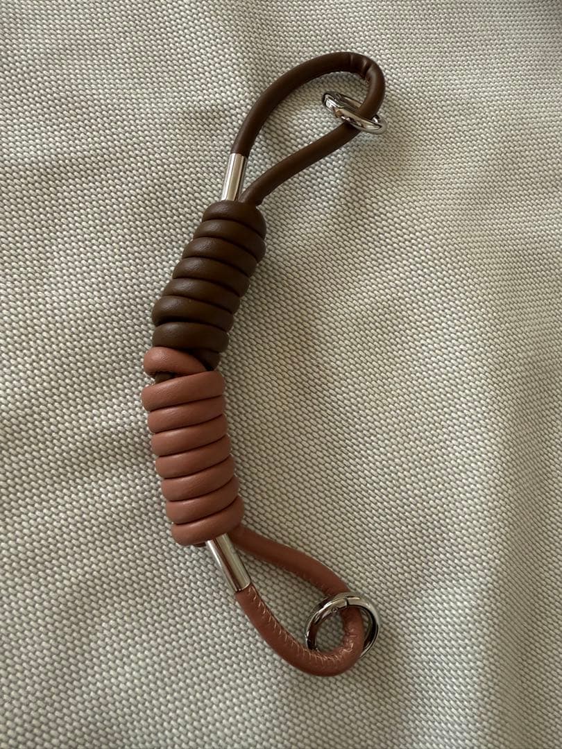 ajew コイルストラップ　美品　室内試着のみ