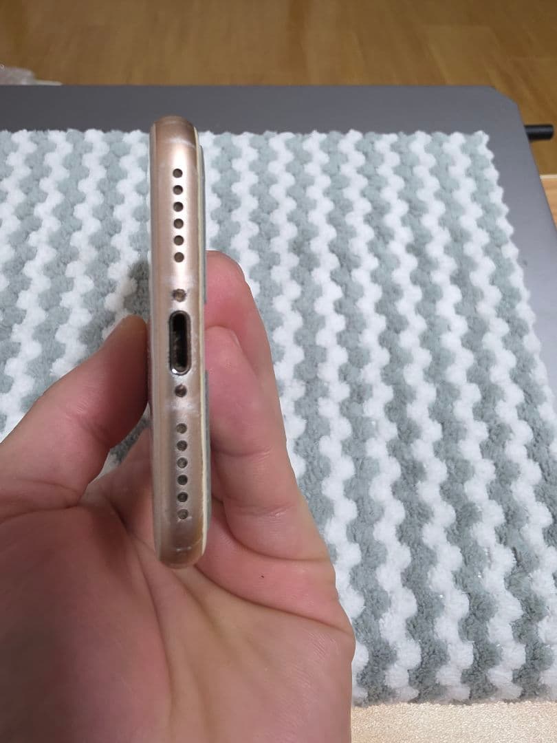 スマートフォン本体 Apple iPhone 8, 64GB, Gold, Battery 88%