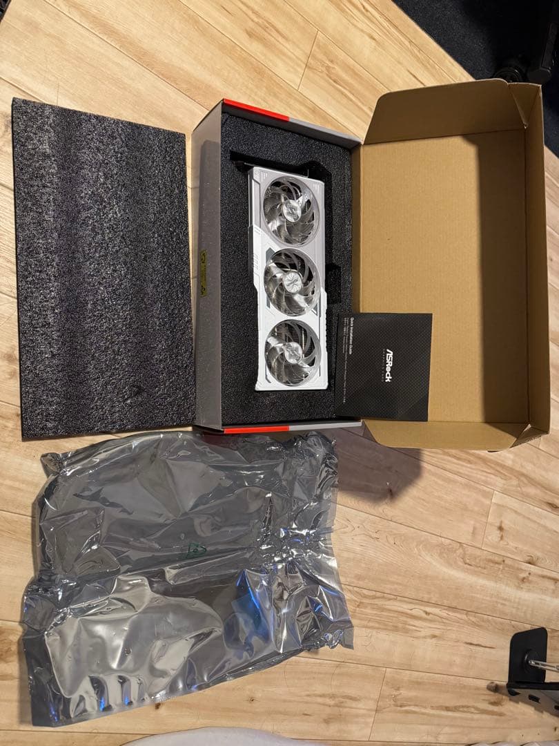 グラフィックボード・グラボ・ビデオカード ASRock Radeon RX 9060 XT 8GB