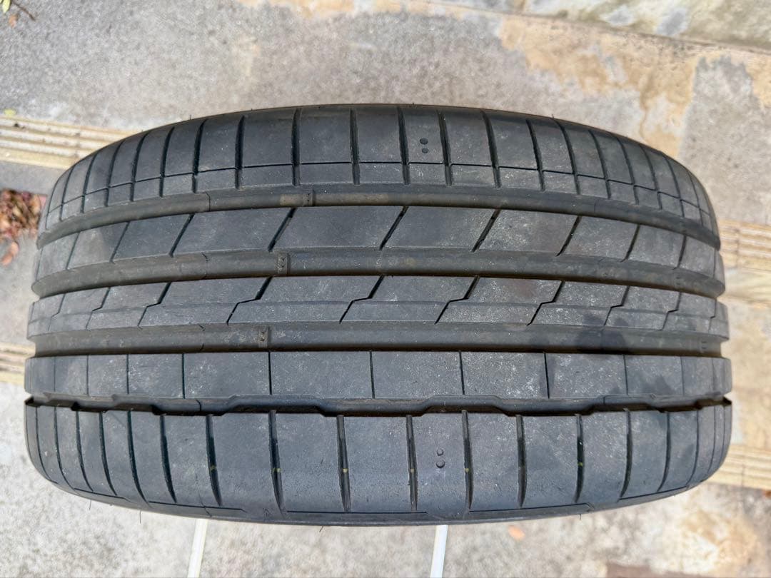 ノーマルタイヤ235/35R19 91Y 4本セット