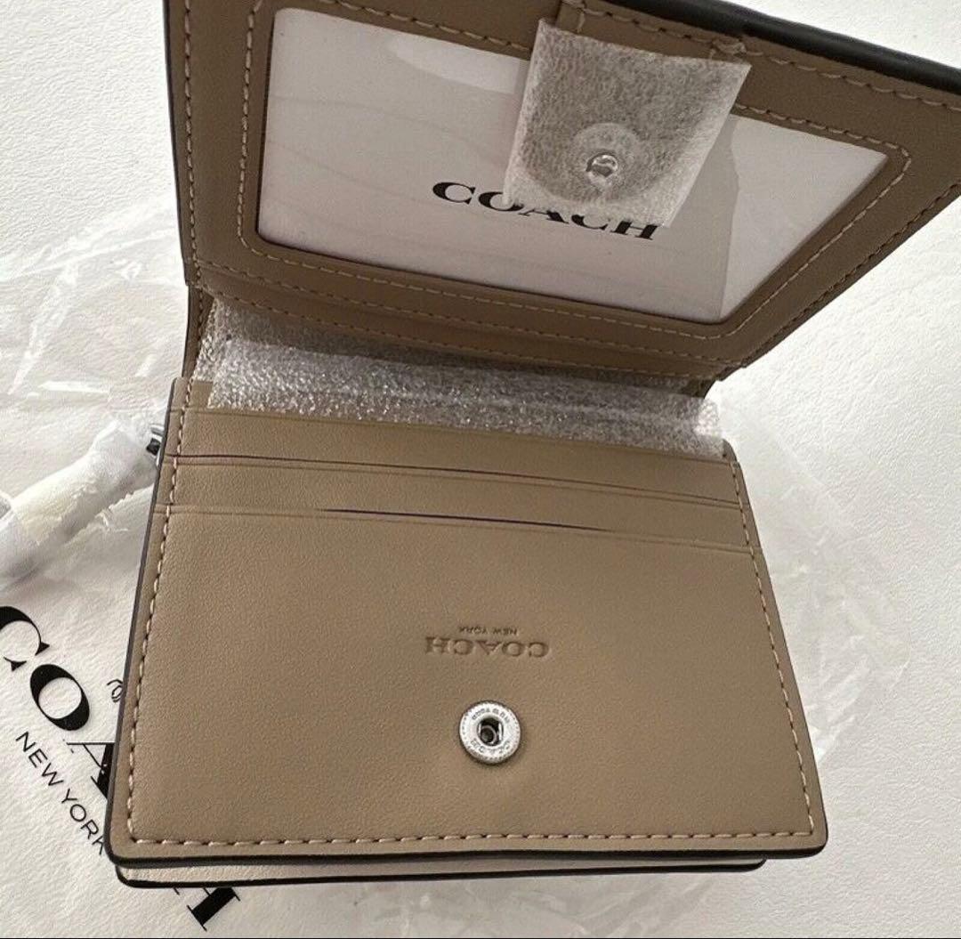 COACHコーチストロベリー苺柄スナップウォレット