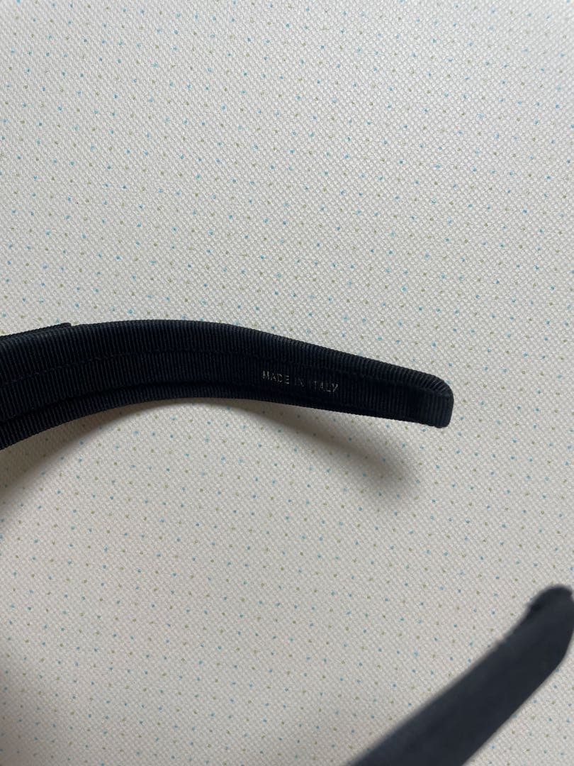 フェラガモ　FERRAGAMO ブラックカチューシャ