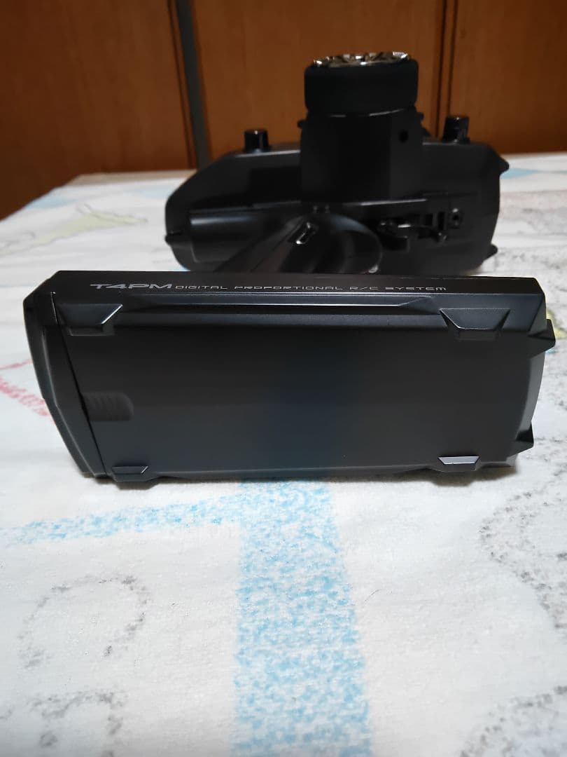 Futaba T4PM ラジコン送信機 受信機サーボ付き中古品