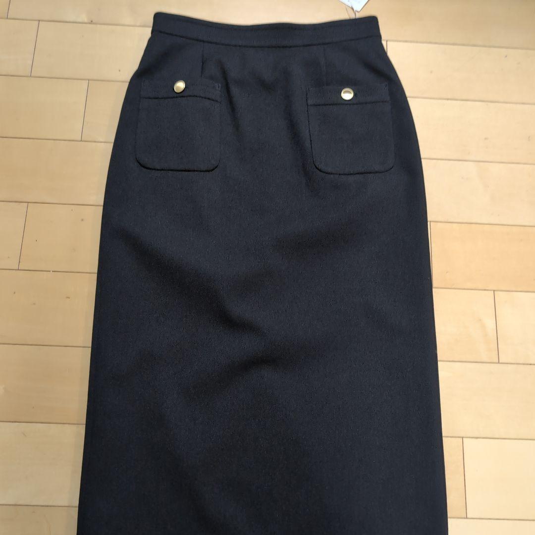 黒 タイトスカート ボタン付きポケット