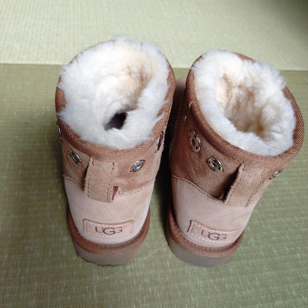tao コムデギャルソン✕UGGコラボ ベージュ スエードショートブーツ