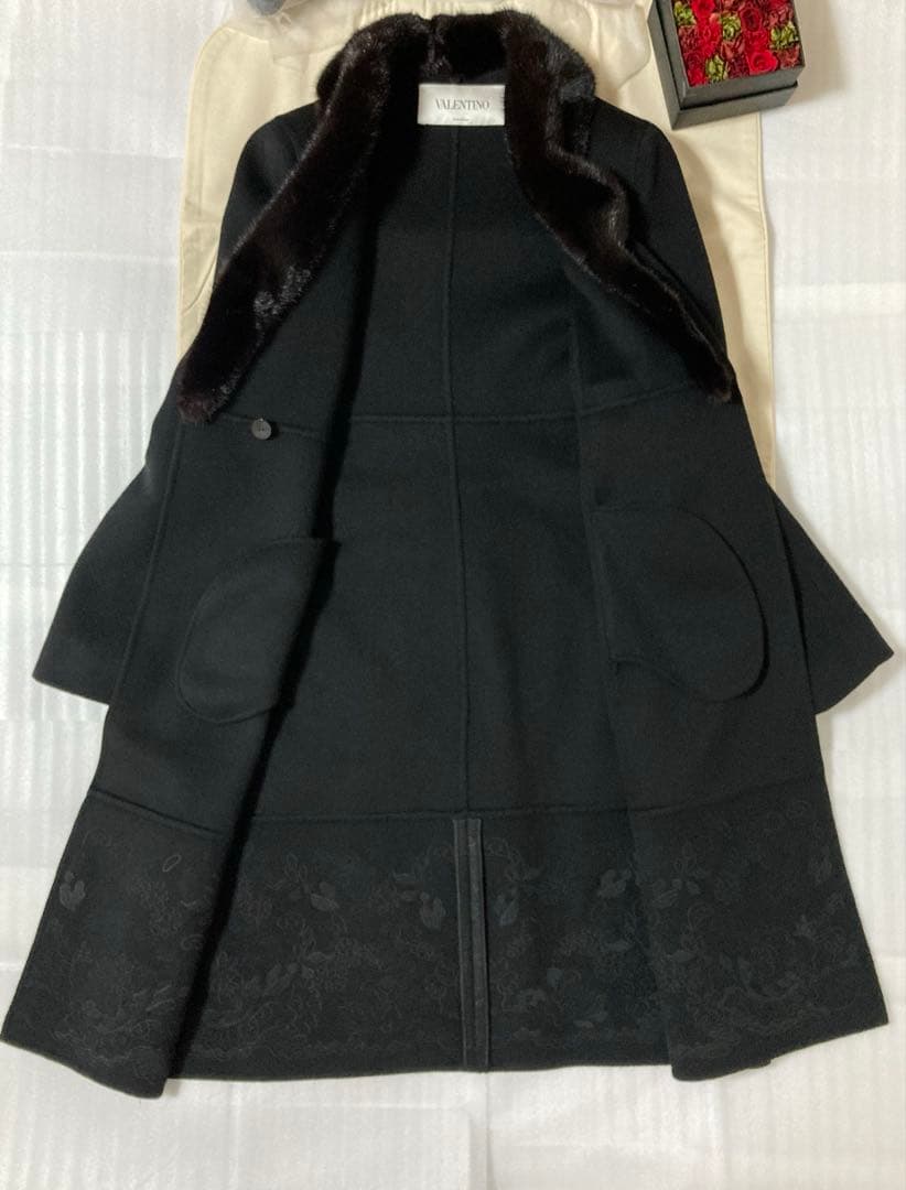 【2/15までの出品】ヴァレンティノ ブラックロングコートカシミヤ混ファー付き