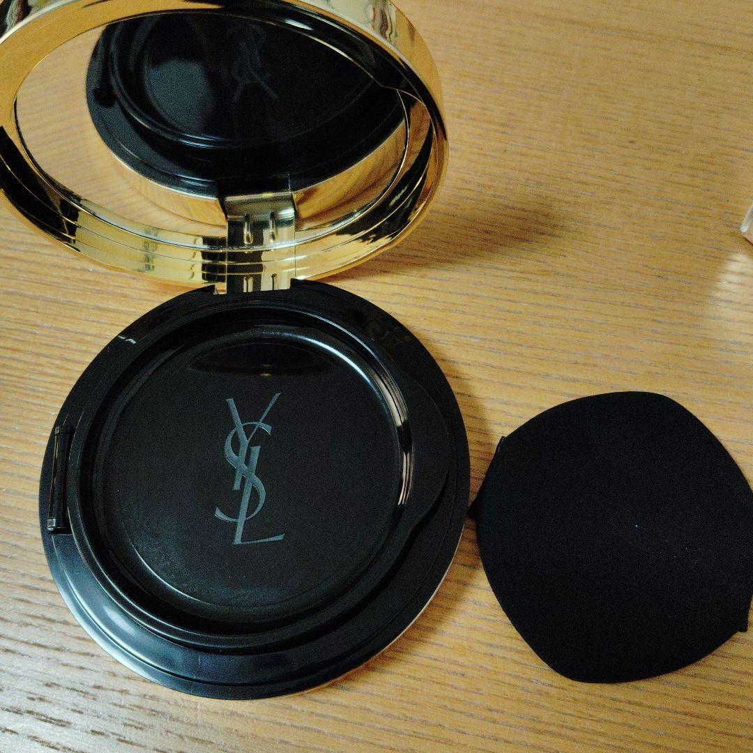 新品Yves Saint Laurent Cushion B20 Ivory