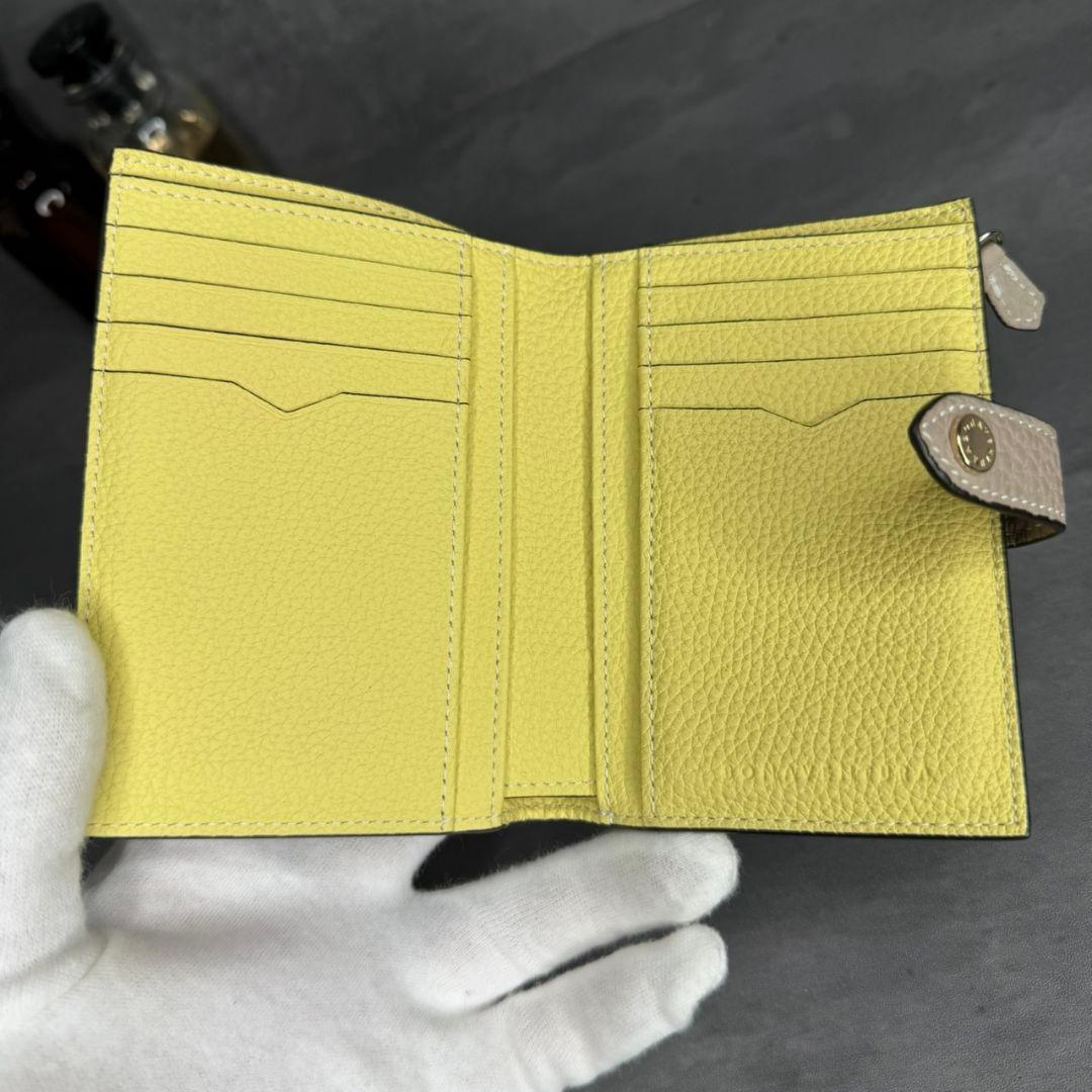 【極美品】ボナベンチュラ ベルテッドウォレット シュリンクレザー エトープ