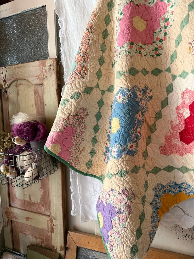 フラワーガーデンஐ可愛い色合いのキルト・はぎれ・アンティークビンテージ