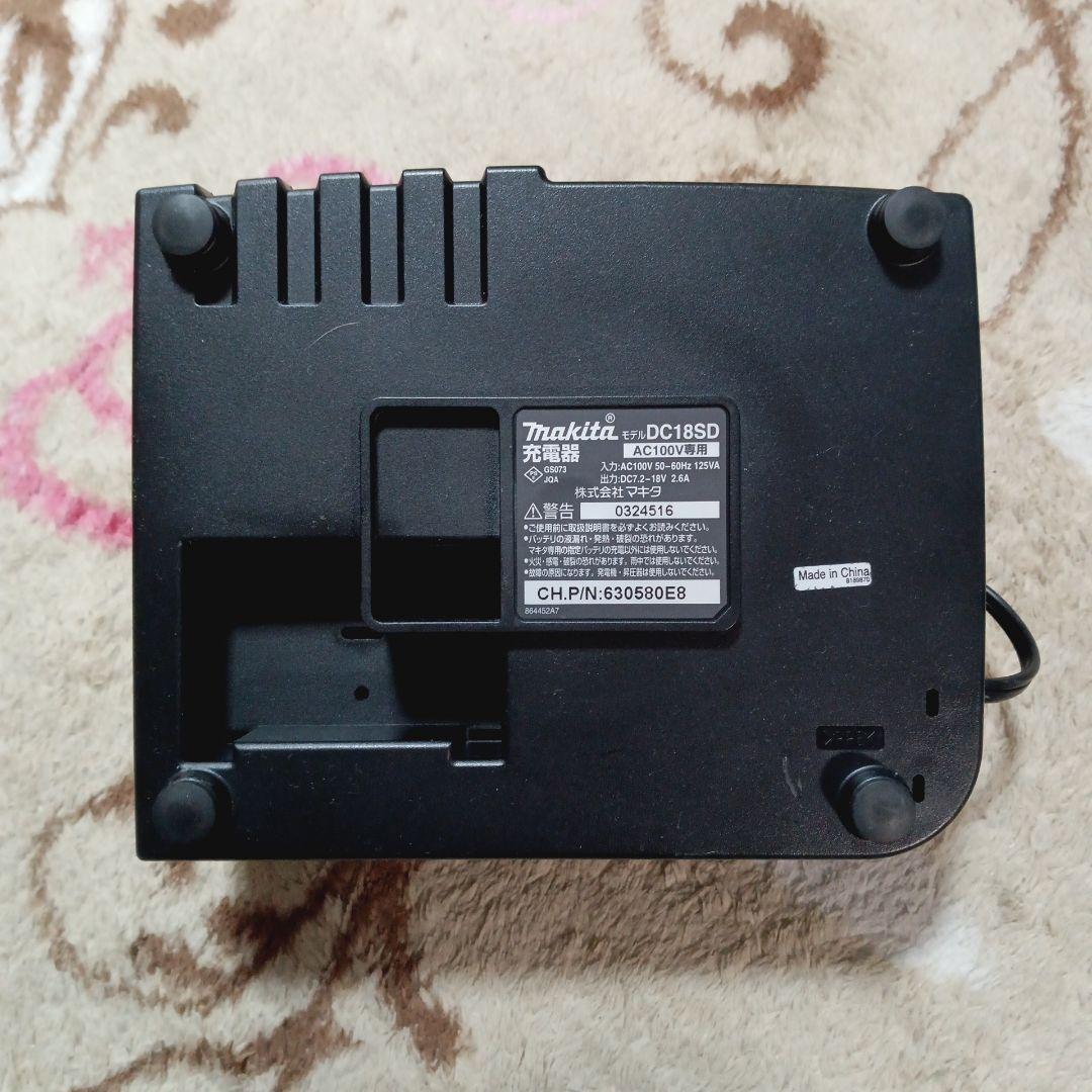 マキタ18V充電式クリーナ CL180FD 純正バッテリー、純正充電器付