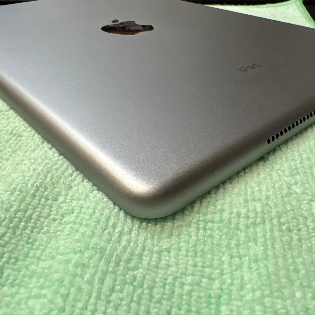 Apple iPad (第6世代) 32GB ブラック Wi-Fiモデル