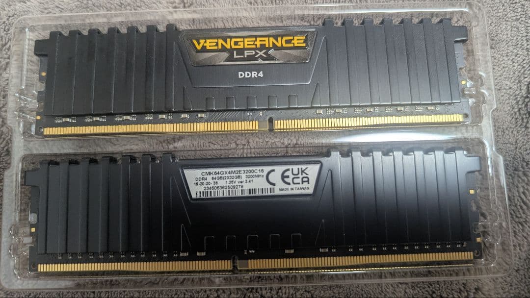 Corsair DDR4-3200 64GB (32GBx2) メモリ