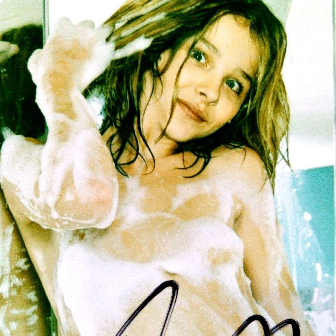 クロエ・グレース・モレッツ直筆サイン入り2Lサイズ写真…