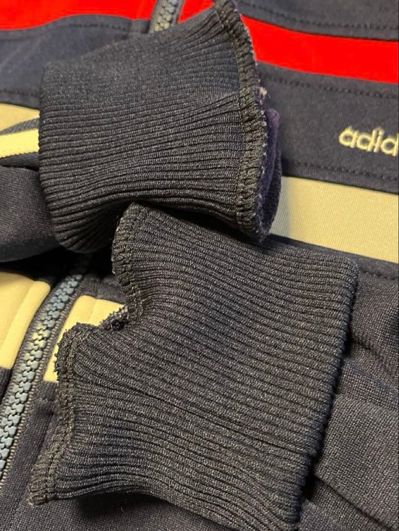 ［値下げ・訳アリ品］adidas トラックジャケット(古着) Mサイズ相当