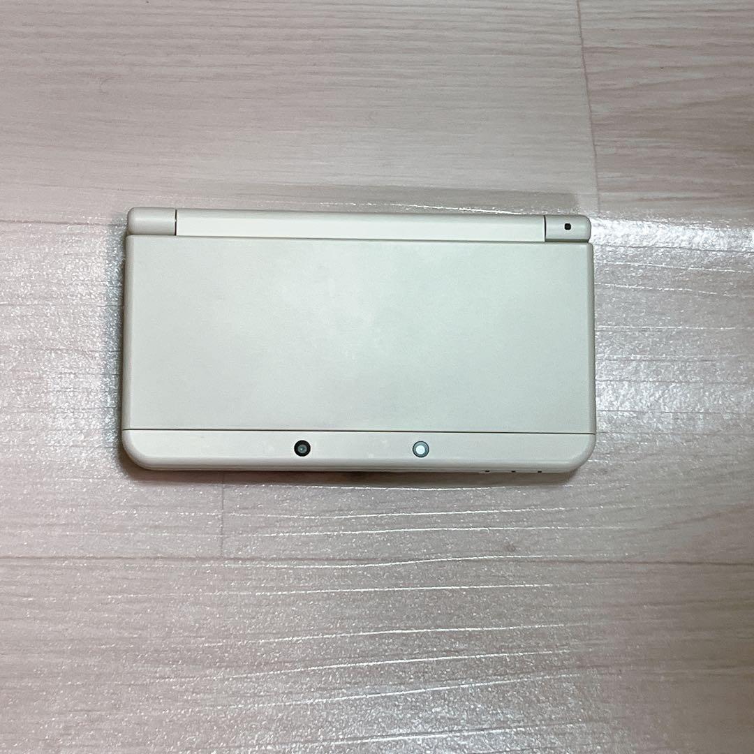 1673【極美品】Newニンテンドー3DS ホワイト