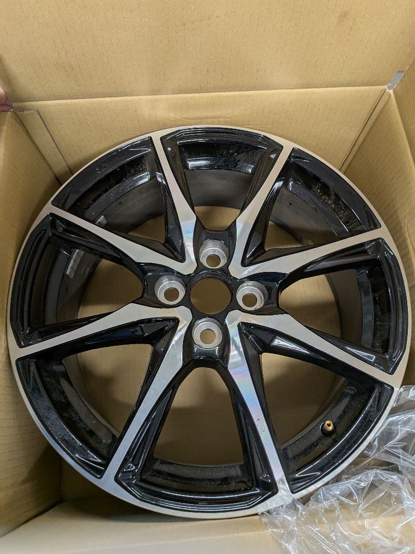 アクアGRスポーツ 17インチ純正アルミホイール2本