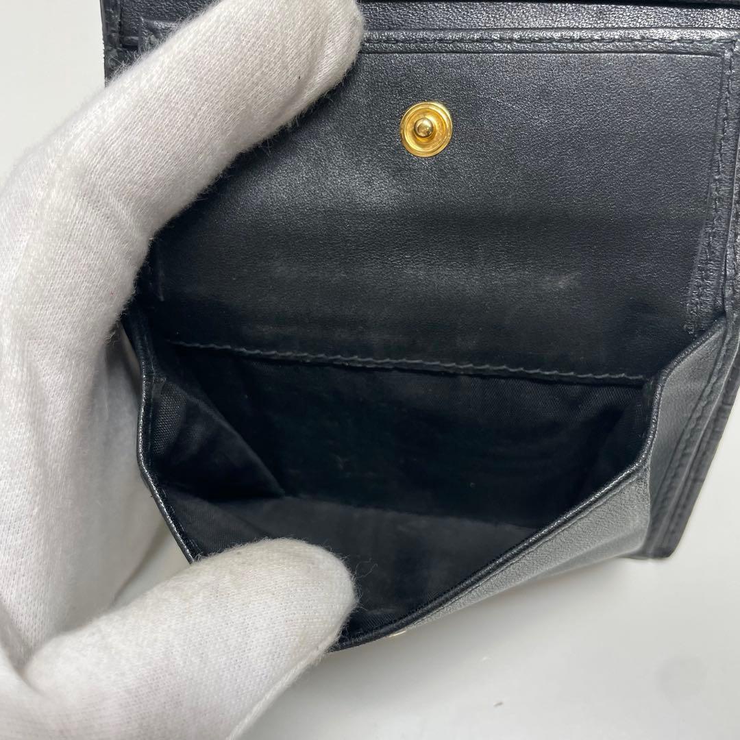 n*a様 PRADA ブラック 二つ折り財布