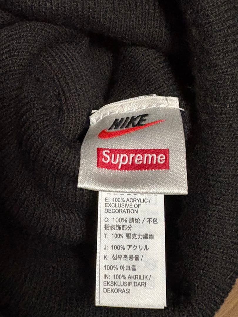 supreme × NIKE　ビーニー　黒