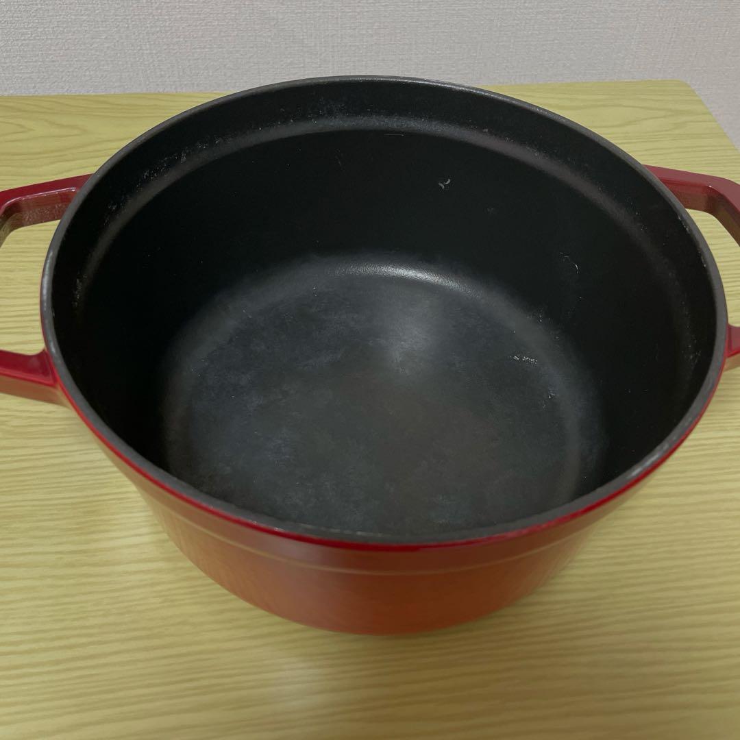 【早い者勝ち！】STAUB ピコ・ココット 22cm ラウンド　　鍋　ストウブ