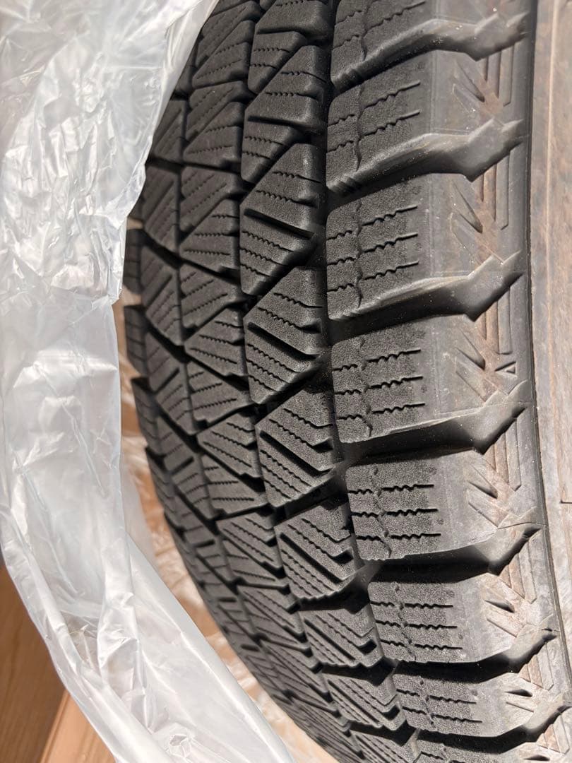 25年製BLIZZAK DM-V3 4本225/60R18 40アルファード