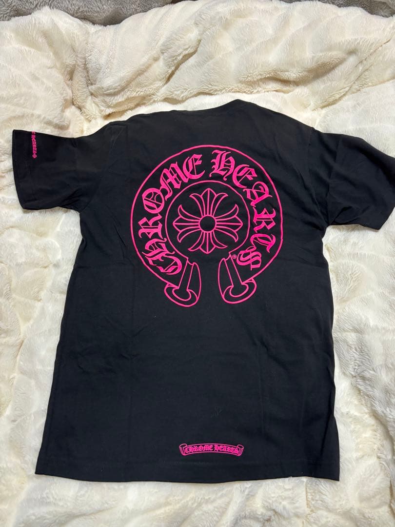 Chrome Hearts ピンクロゴ Tシャツ