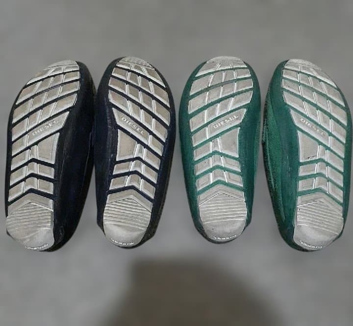 ２足の価格　DIESEL　スエード　ローファー　size４１　ディーゼルモカシン