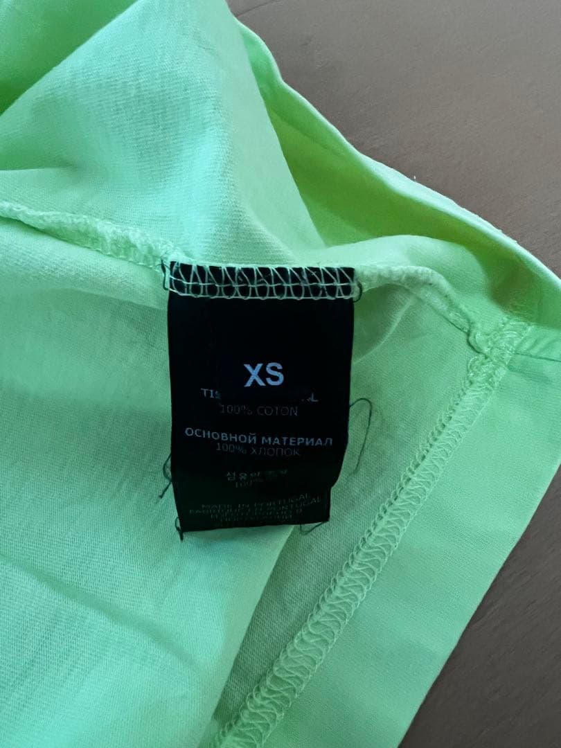 VETEMENTS 蛍光イエロー Tシャツ ユニセックス