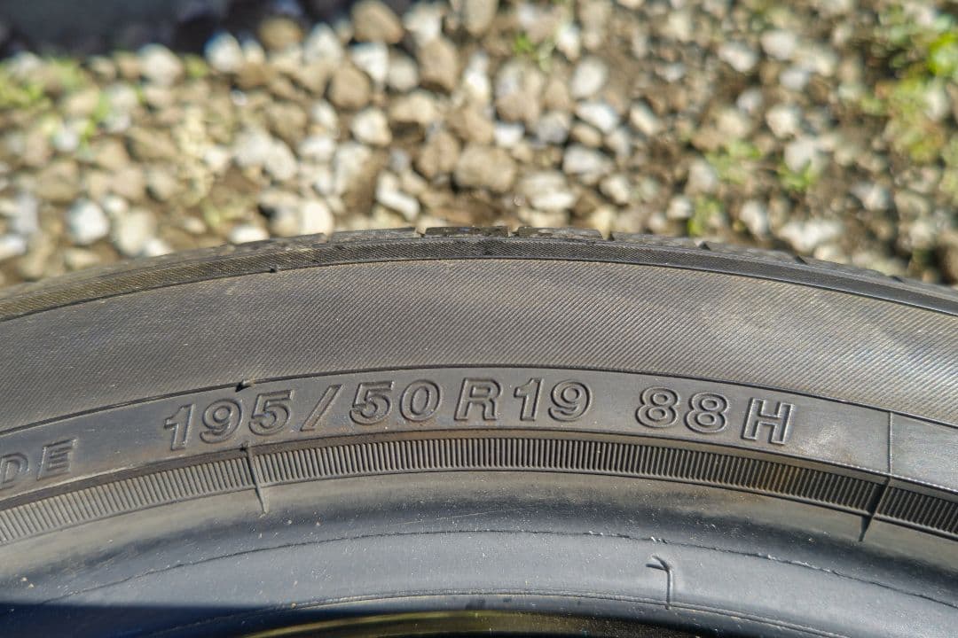 195/50R19 ヨコハマタイヤ　BluEarthGT　タイヤのみ2本セット