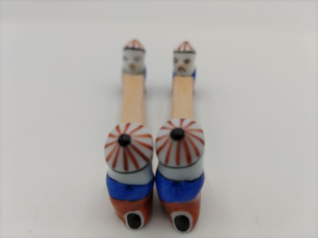 追加出品　 HEREND　マンダリンナイフレスト　2本 陶器製 唐子人形装飾