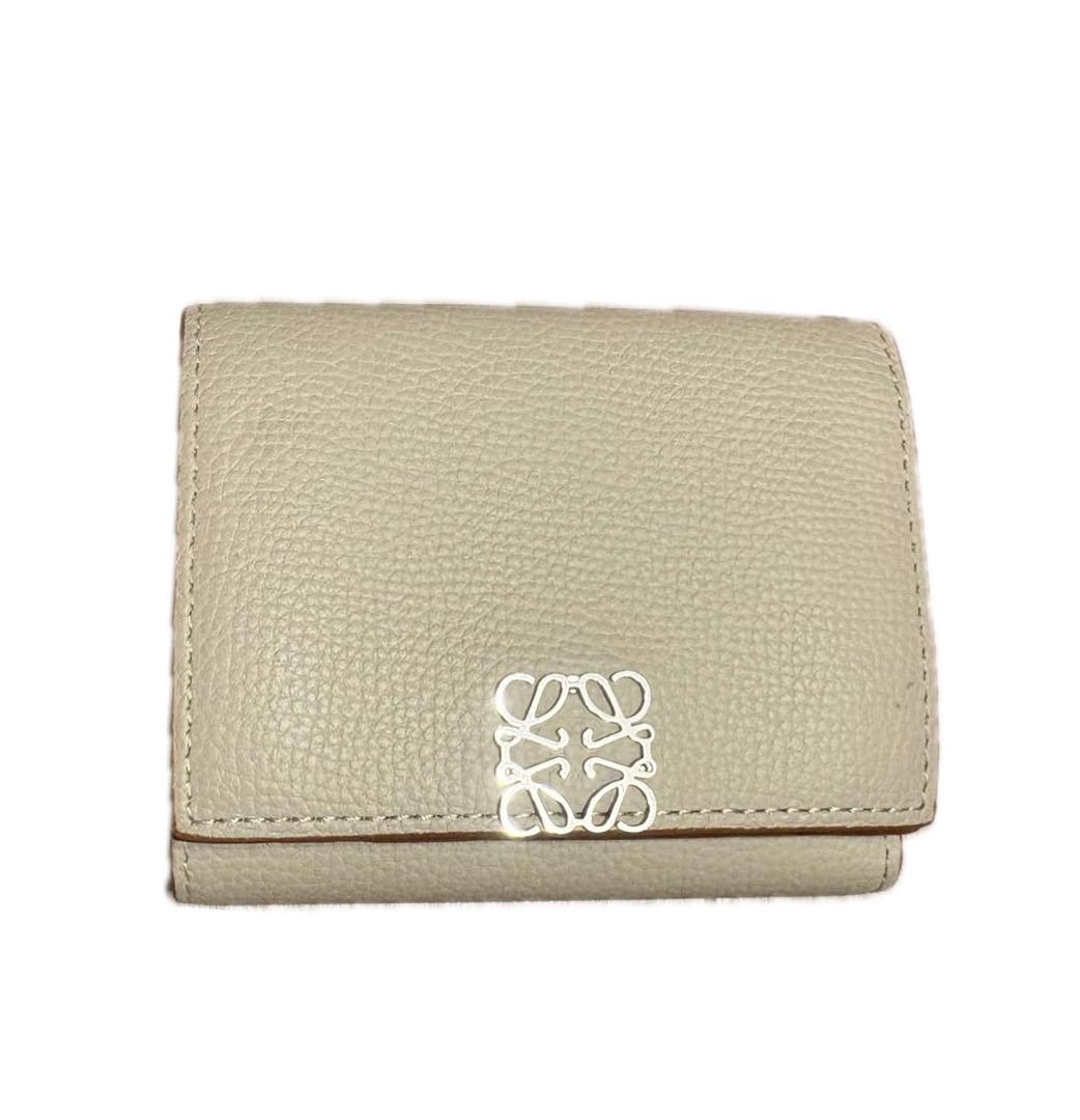 ある様　LOEWE ロエベ アナグラム トライフォールドウォレット 三つ折り財