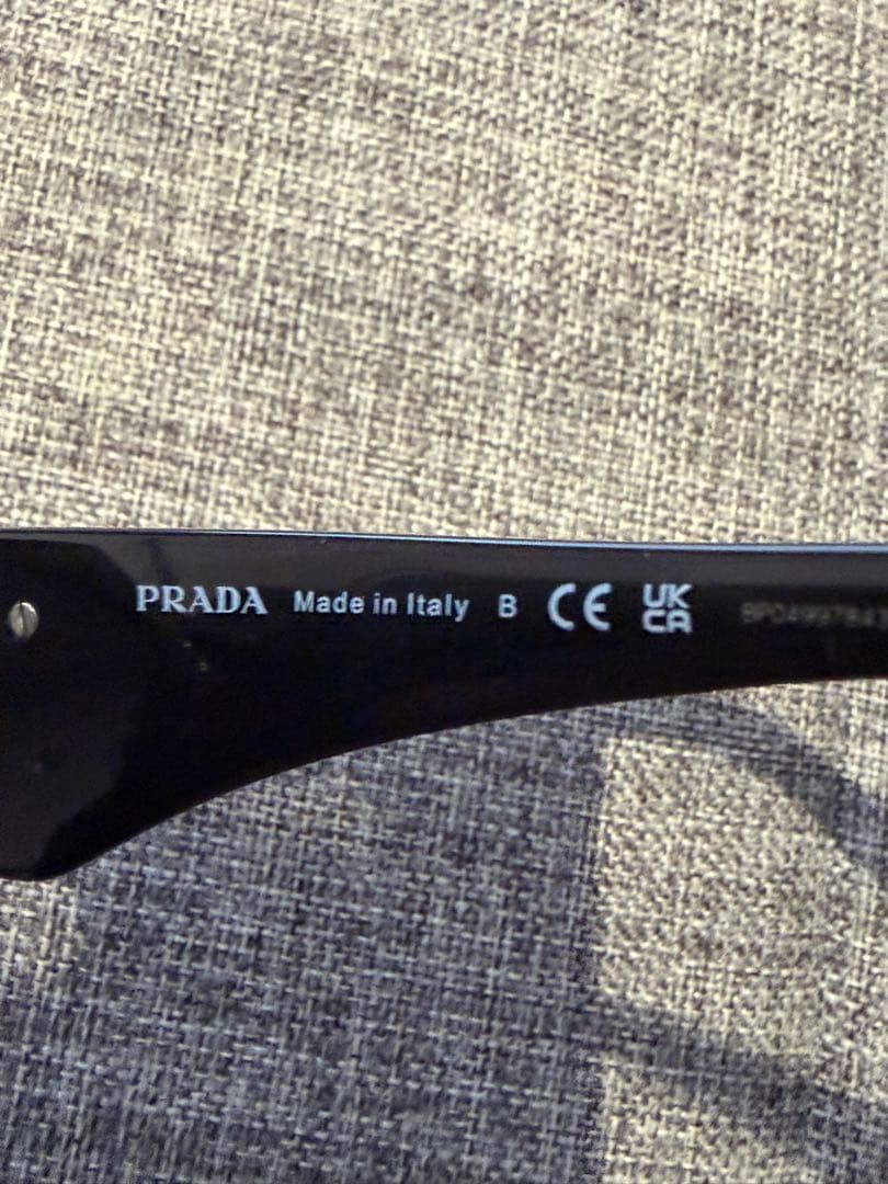 PRADA ブラック サングラス ミラノモデル　激安オークション　トライアングル